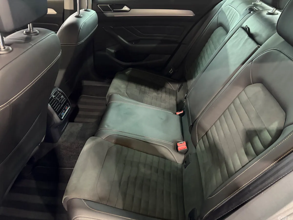 Volkswagen Passat Saloon, Diesel, 2021, Black