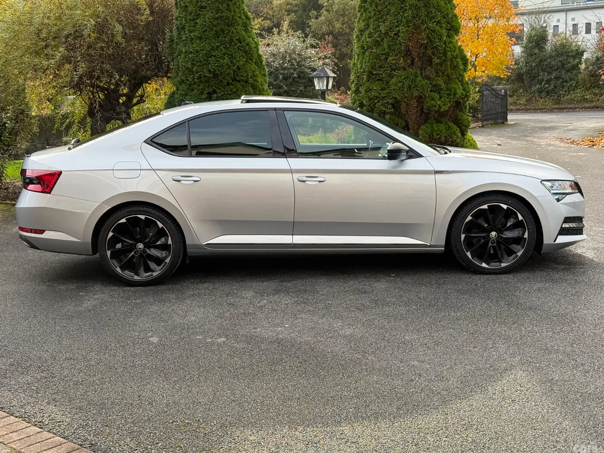 Skoda Superb Saloon, Diesel, 2024, Grey