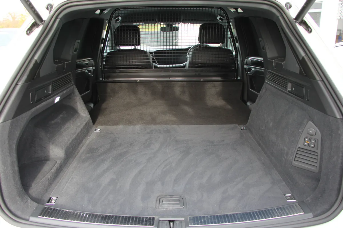 Volkswagen Touareg SUV, Diesel, 2024, White