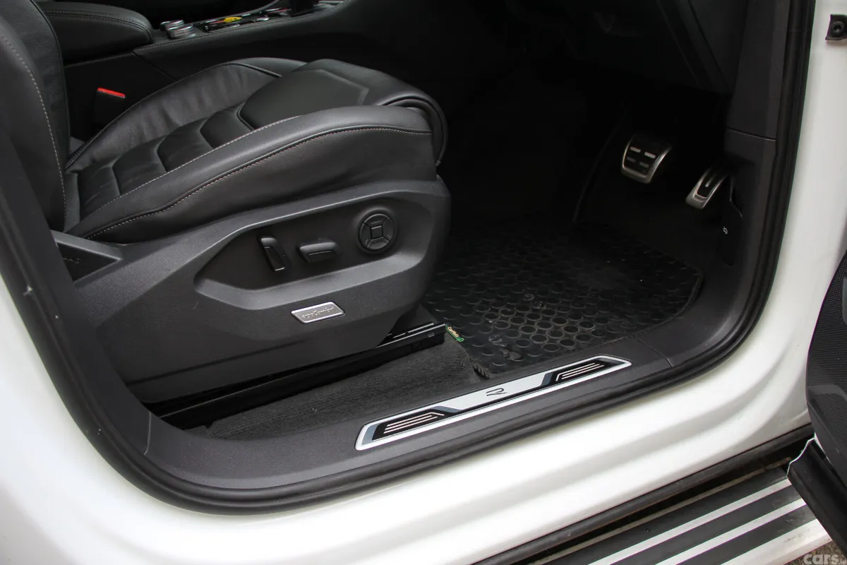 Volkswagen Touareg SUV, Diesel, 2024, White