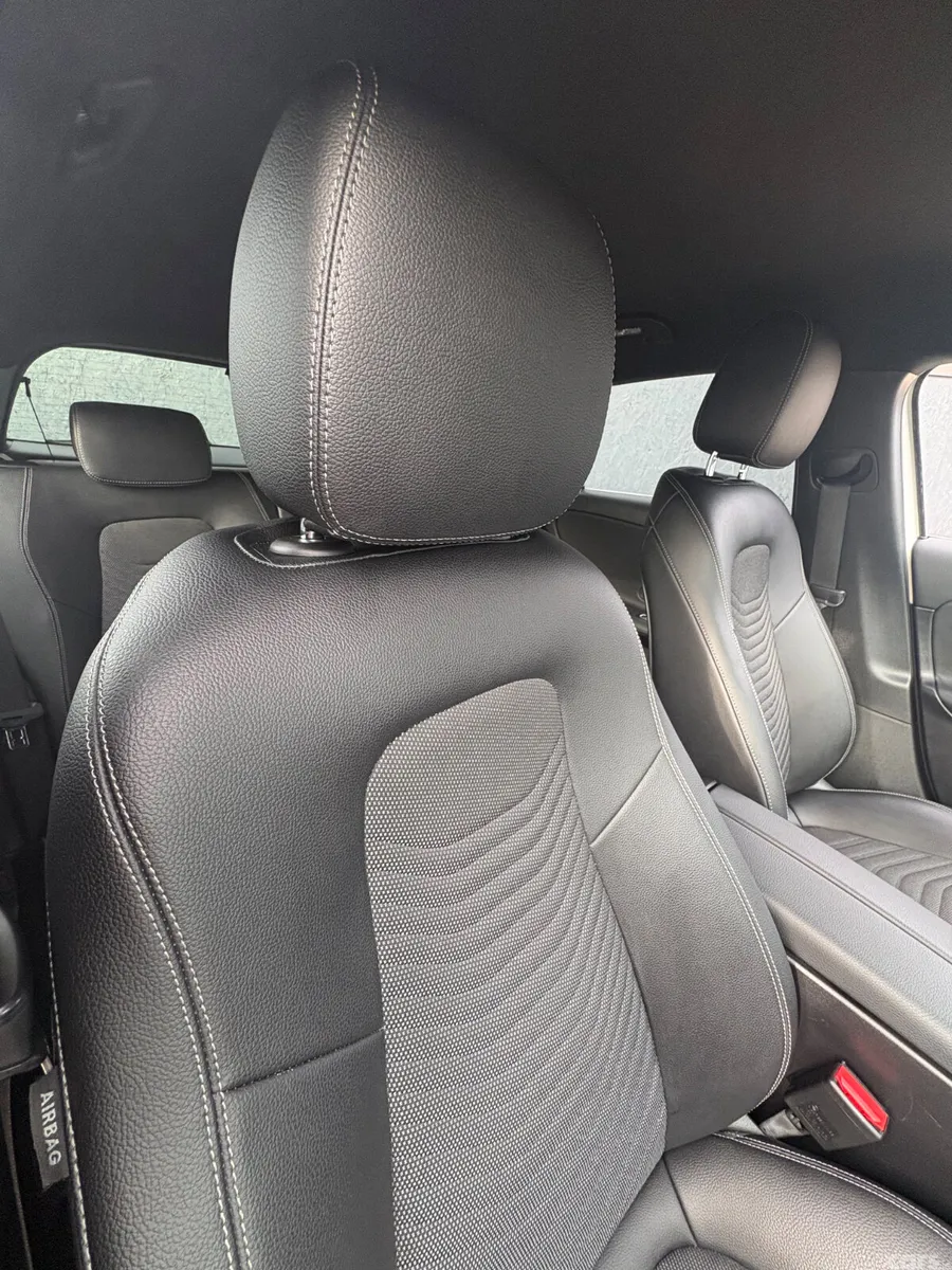 Mercedes-Benz A-Class Hatchback, Petrol, 2019, White