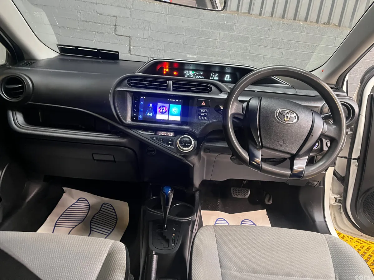 Toyota Aqua Hatchback, Petrol Hybrid, 2016, White