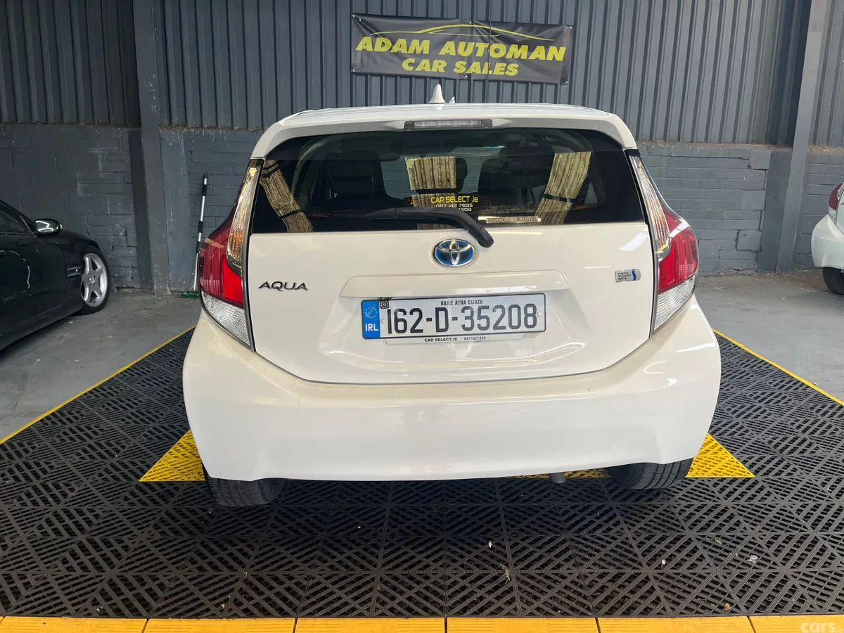 Toyota Aqua Hatchback, Petrol Hybrid, 2016, White