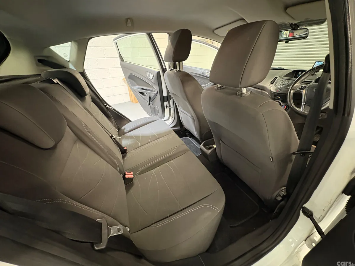 Ford Fiesta Hatchback, Petrol, 2015, White