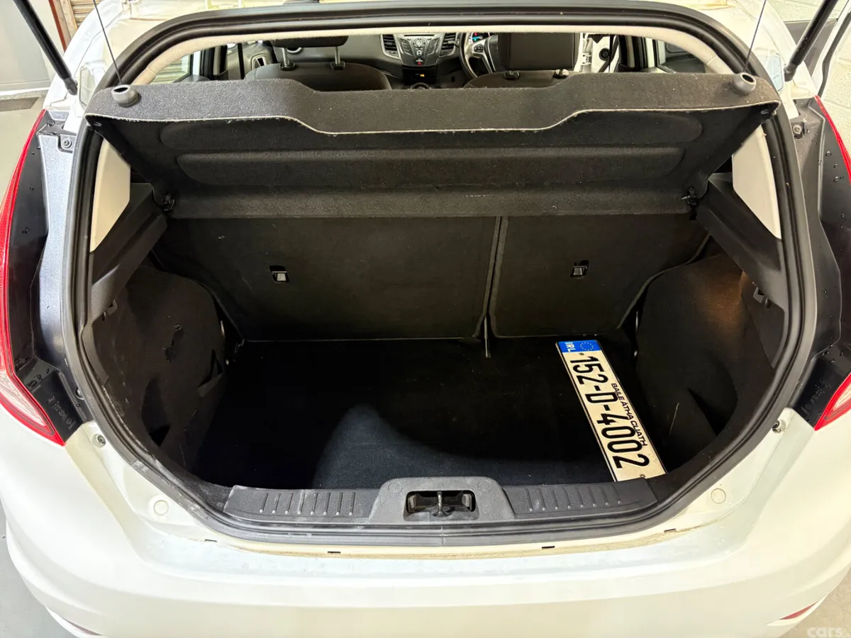Ford Fiesta Hatchback, Petrol, 2015, White