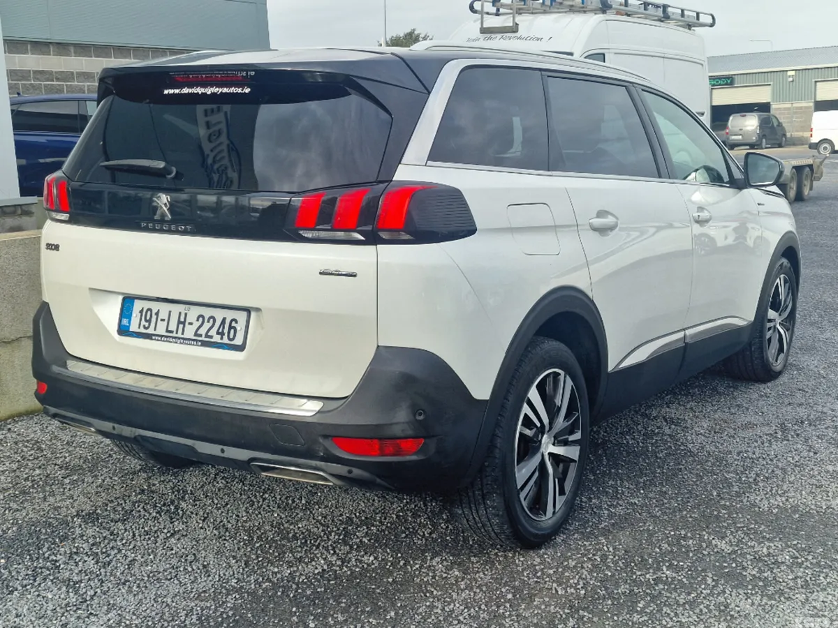 Peugeot 5008 MPV, Petrol, 2019, White