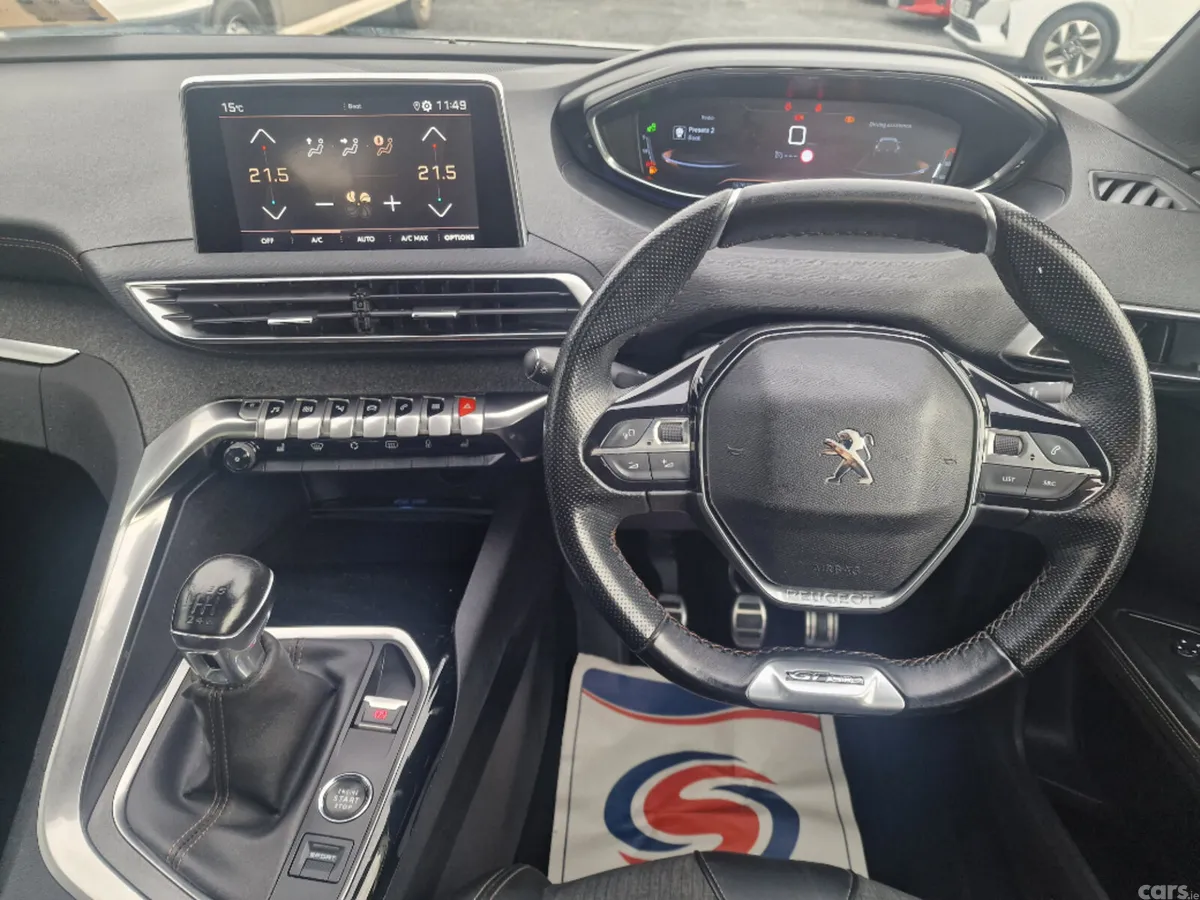 Peugeot 5008 MPV, Petrol, 2019, White