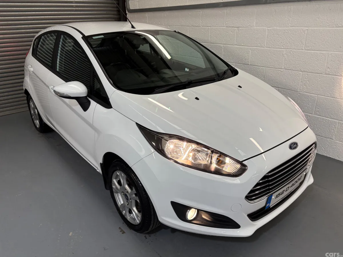 Ford Fiesta Hatchback, Petrol, 2015, White