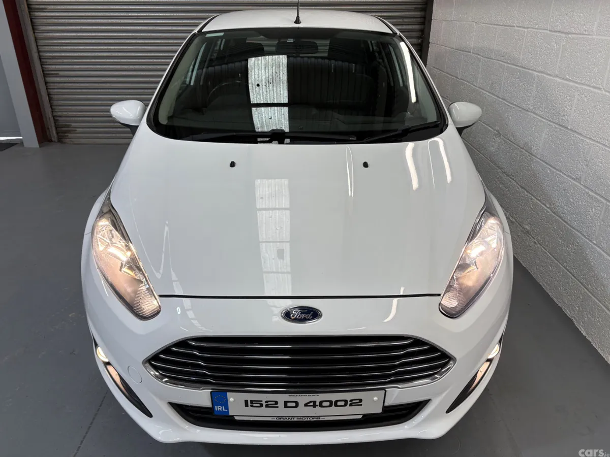 Ford Fiesta Hatchback, Petrol, 2015, White