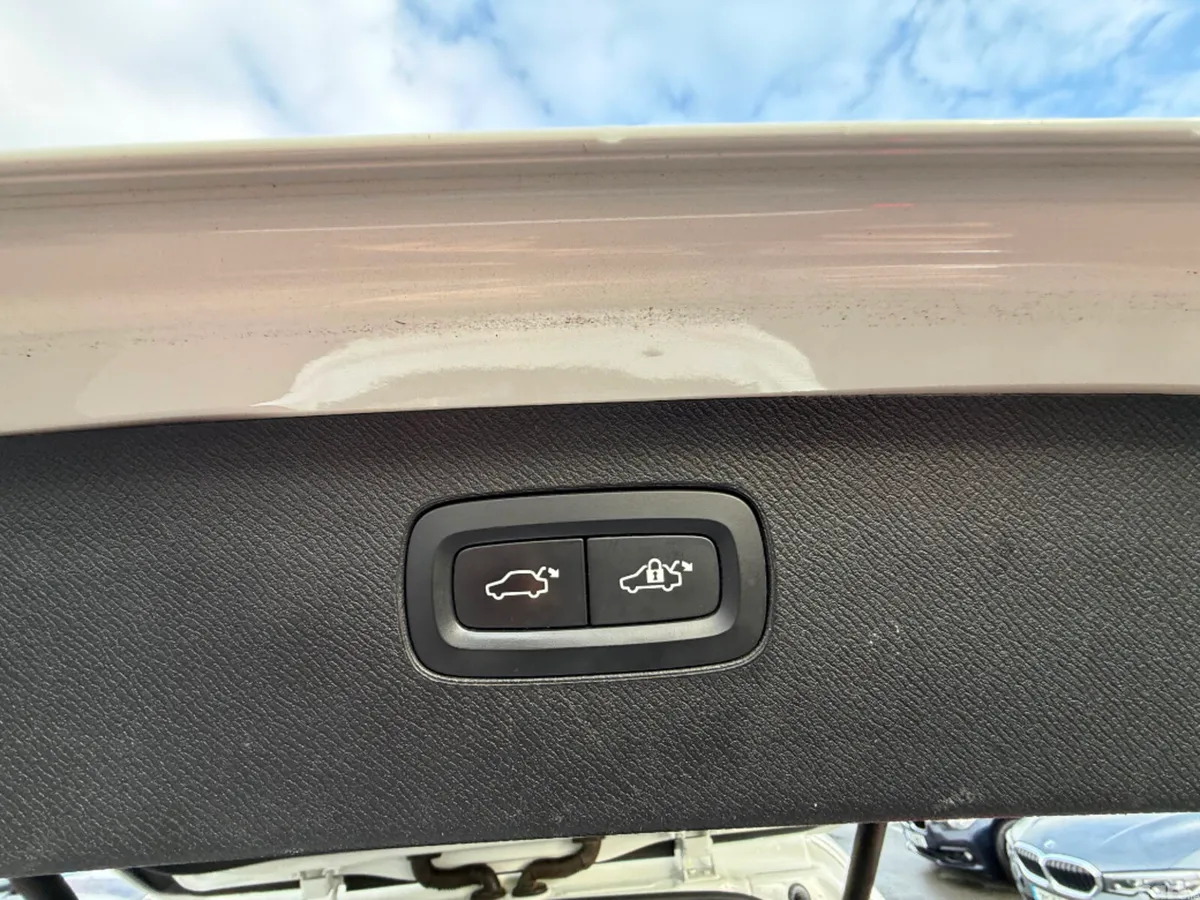Volvo XC90 MPV, Diesel, 2019, White