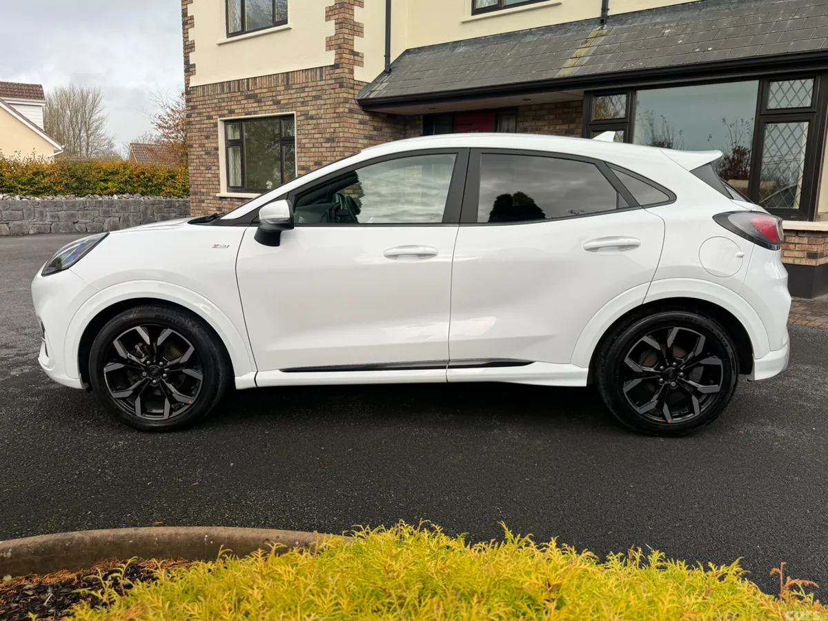 Ford Puma MPV, Petrol, 2023, White