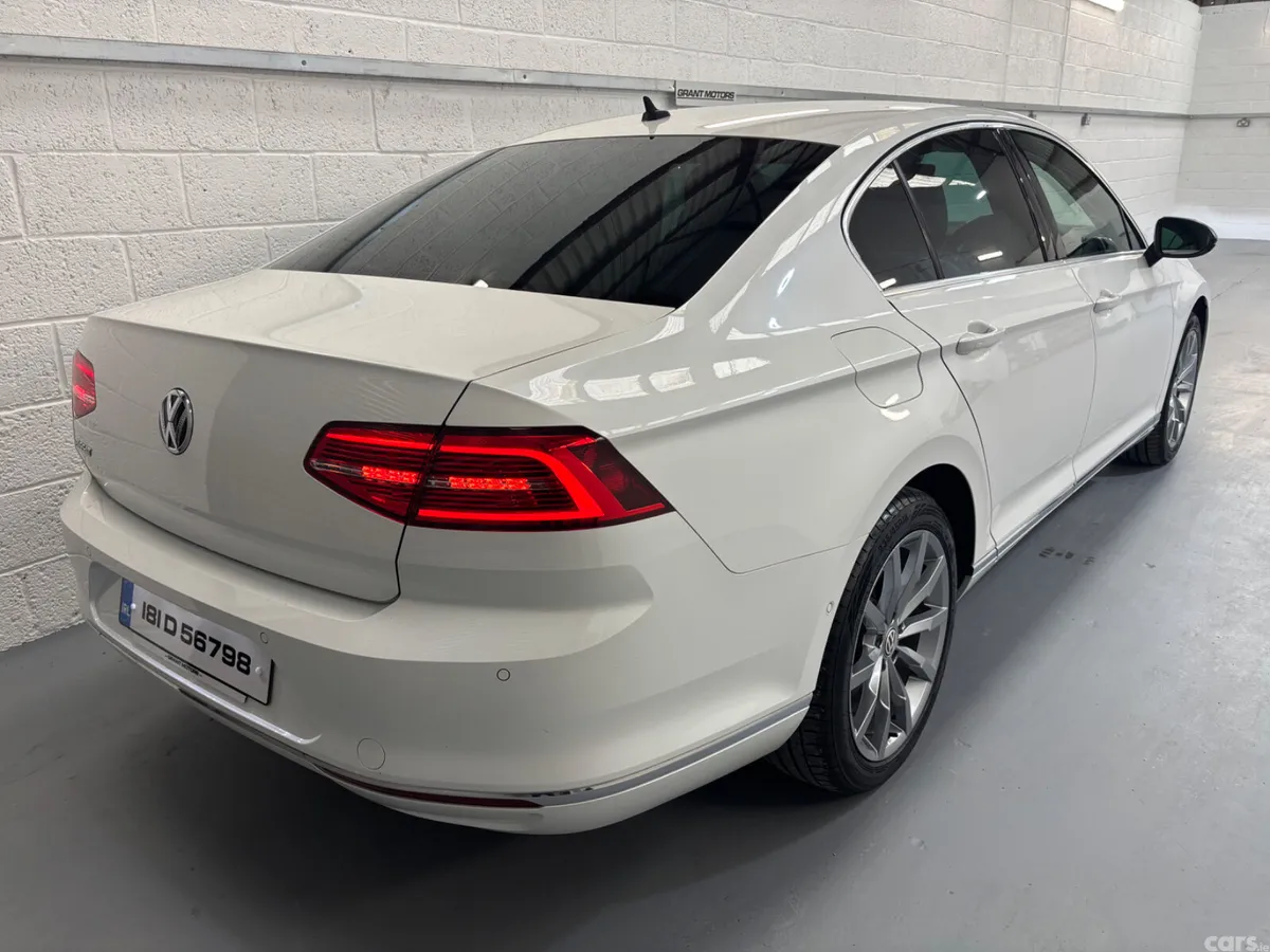Volkswagen Passat Saloon, Petrol, 2018, White