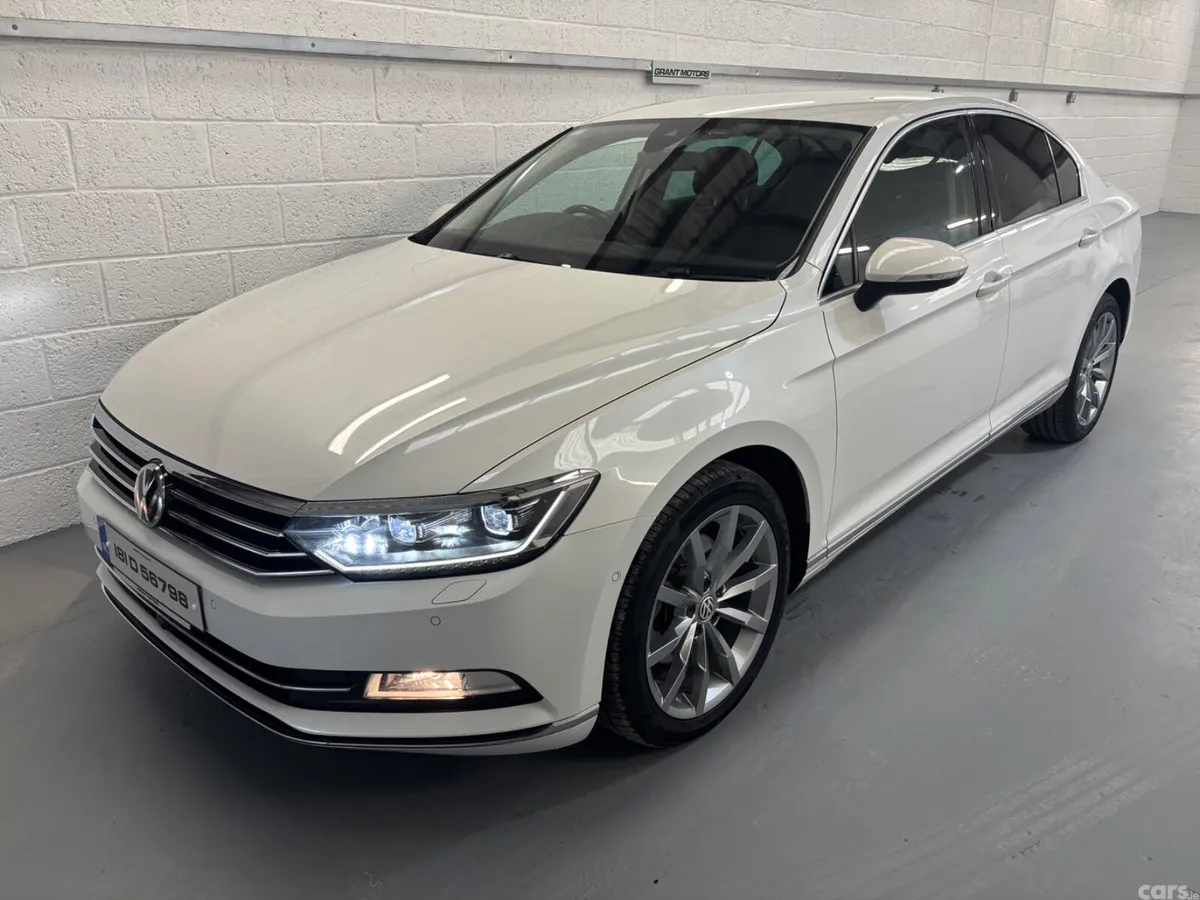 Volkswagen Passat Saloon, Petrol, 2018, White