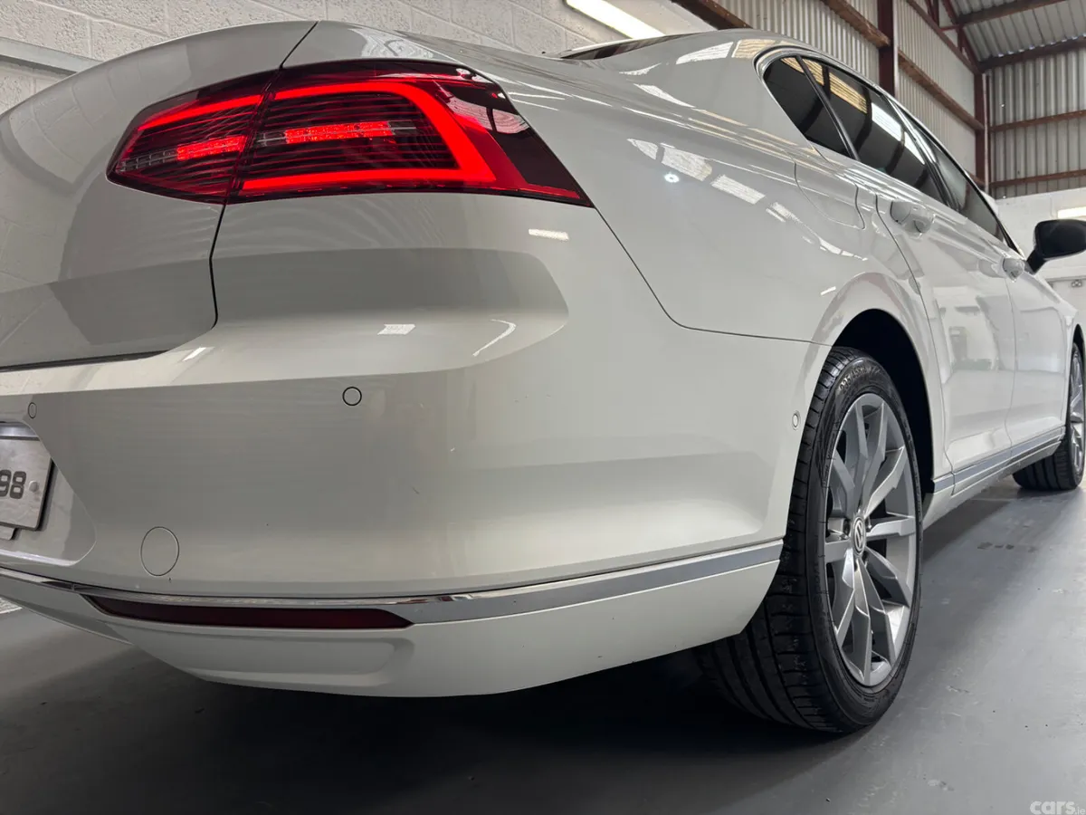 Volkswagen Passat Saloon, Petrol, 2018, White