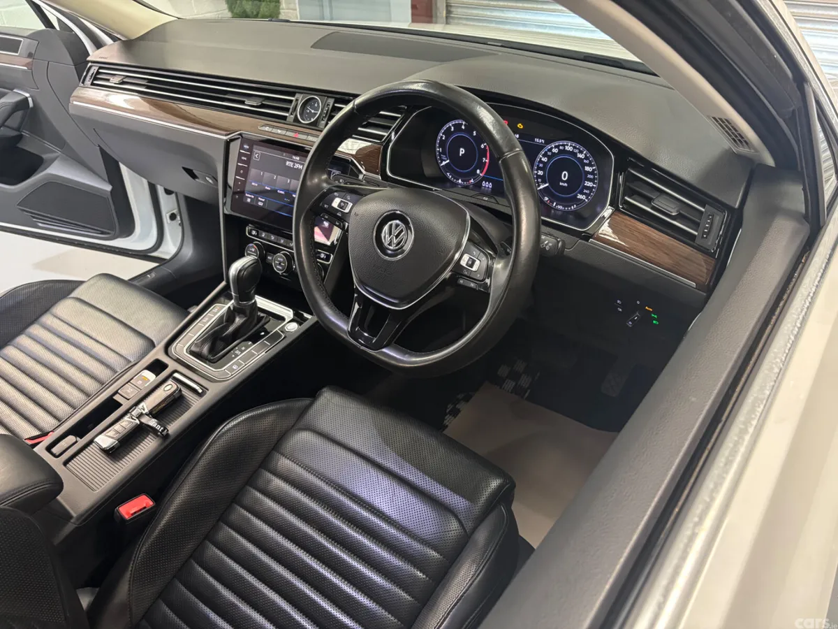Volkswagen Passat Saloon, Petrol, 2018, White