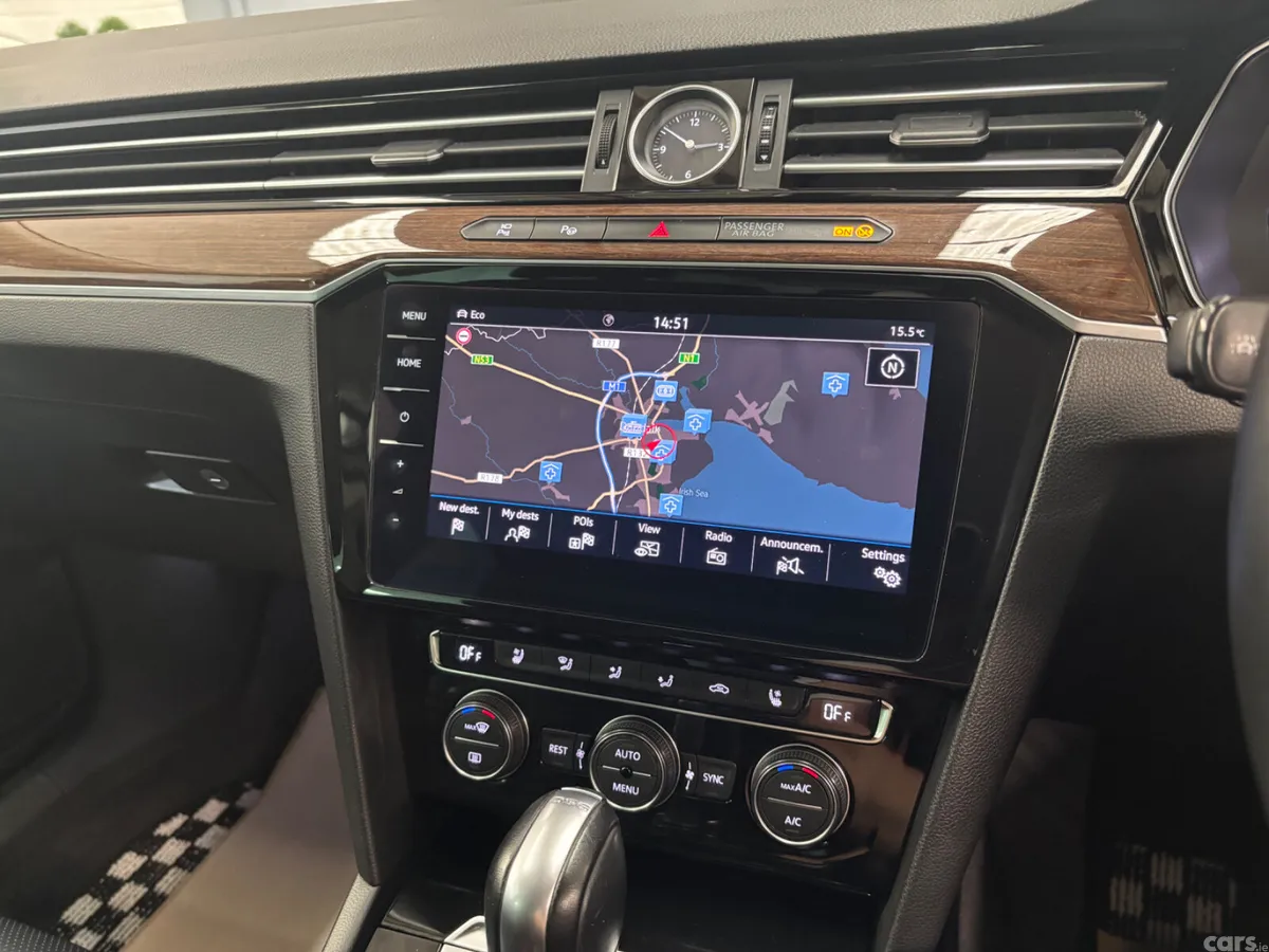Volkswagen Passat Saloon, Petrol, 2018, White