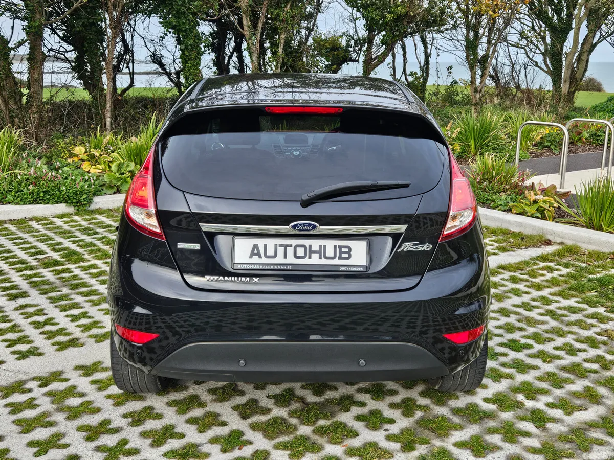Ford Fiesta Hatchback, Petrol, 2014, Black