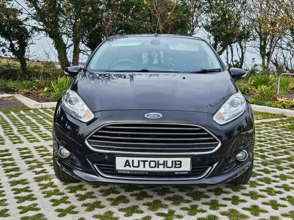 Ford Fiesta Hatchback, Petrol, 2014, Black