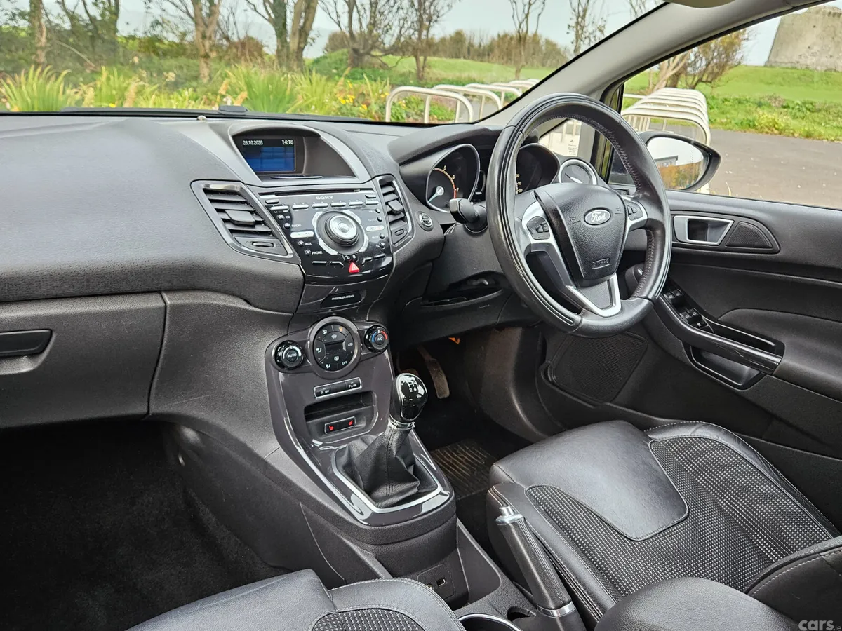 Ford Fiesta Hatchback, Petrol, 2014, Black