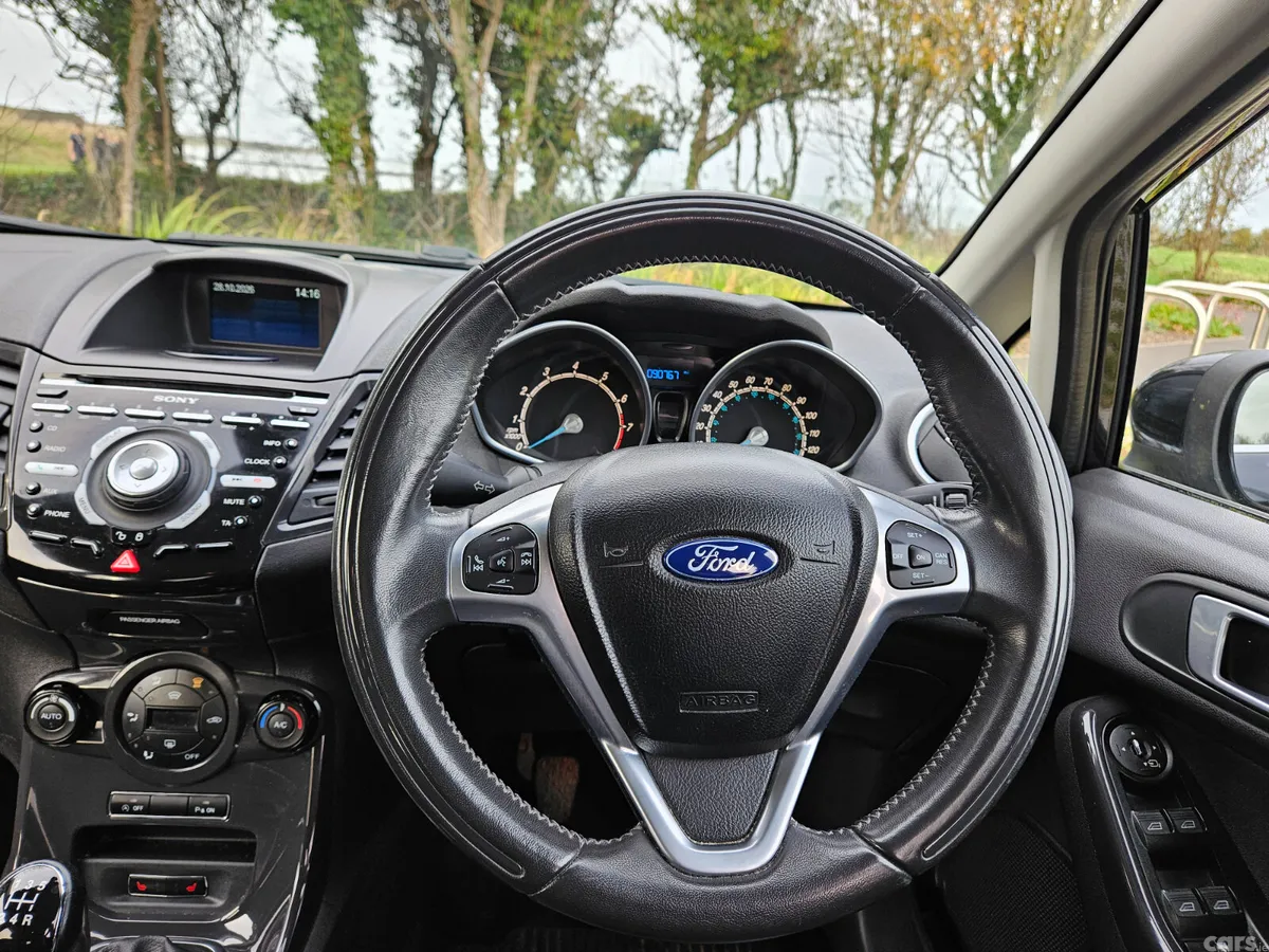 Ford Fiesta Hatchback, Petrol, 2014, Black