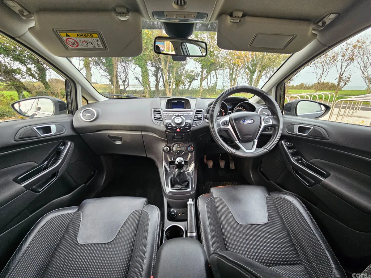 Ford Fiesta Hatchback, Petrol, 2014, Black