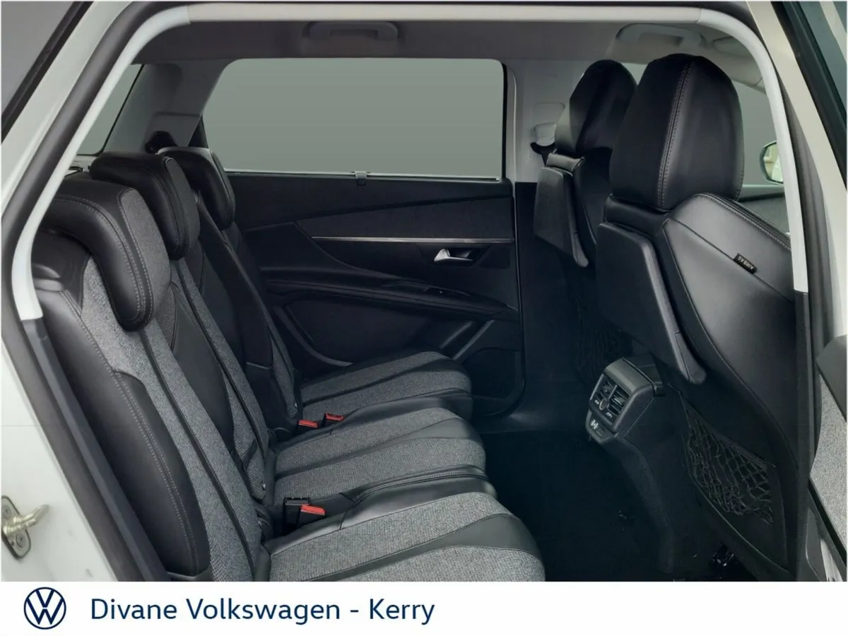 Peugeot 5008 MPV, Diesel, 2018, White