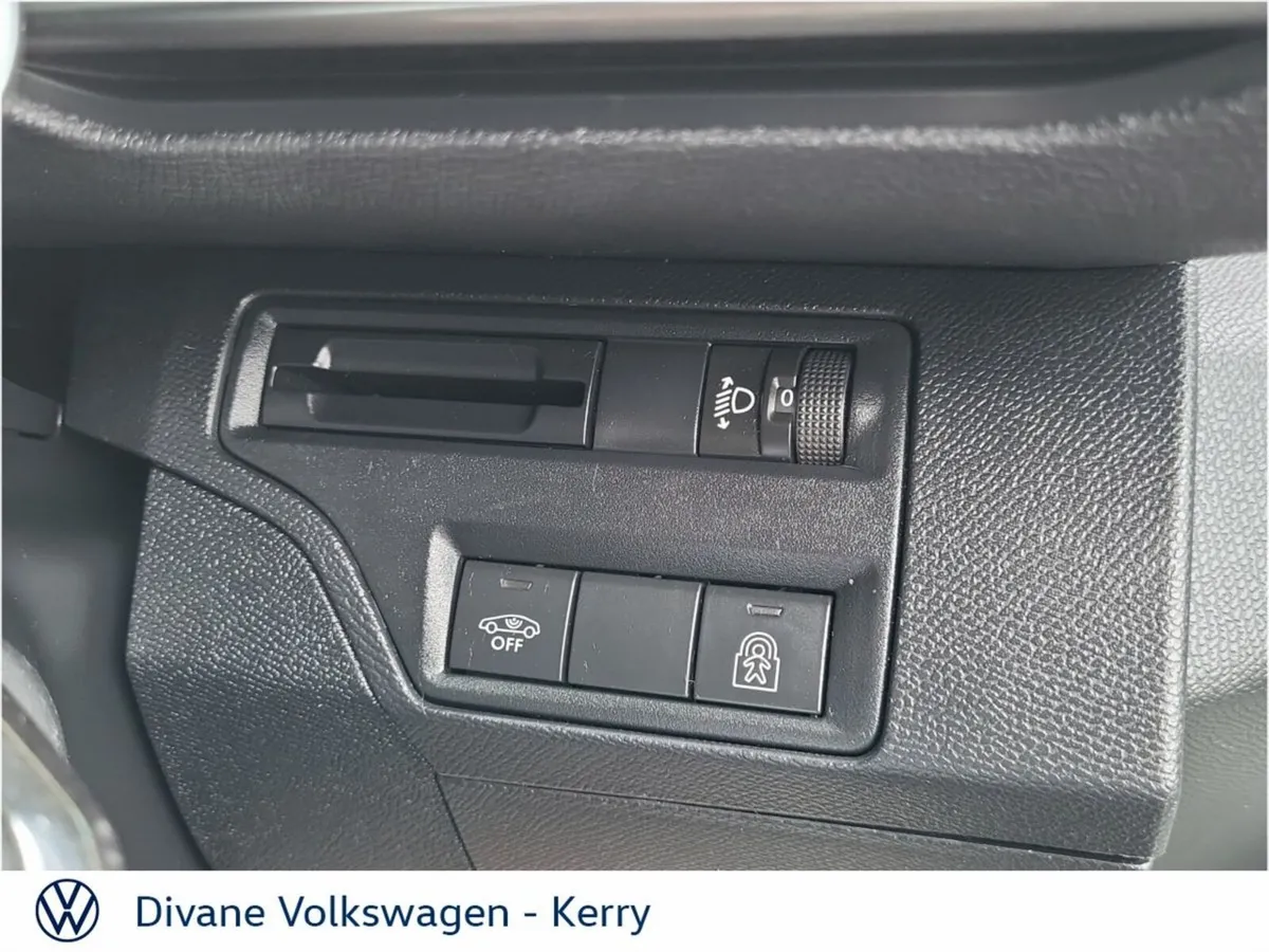 Peugeot 5008 MPV, Diesel, 2018, White