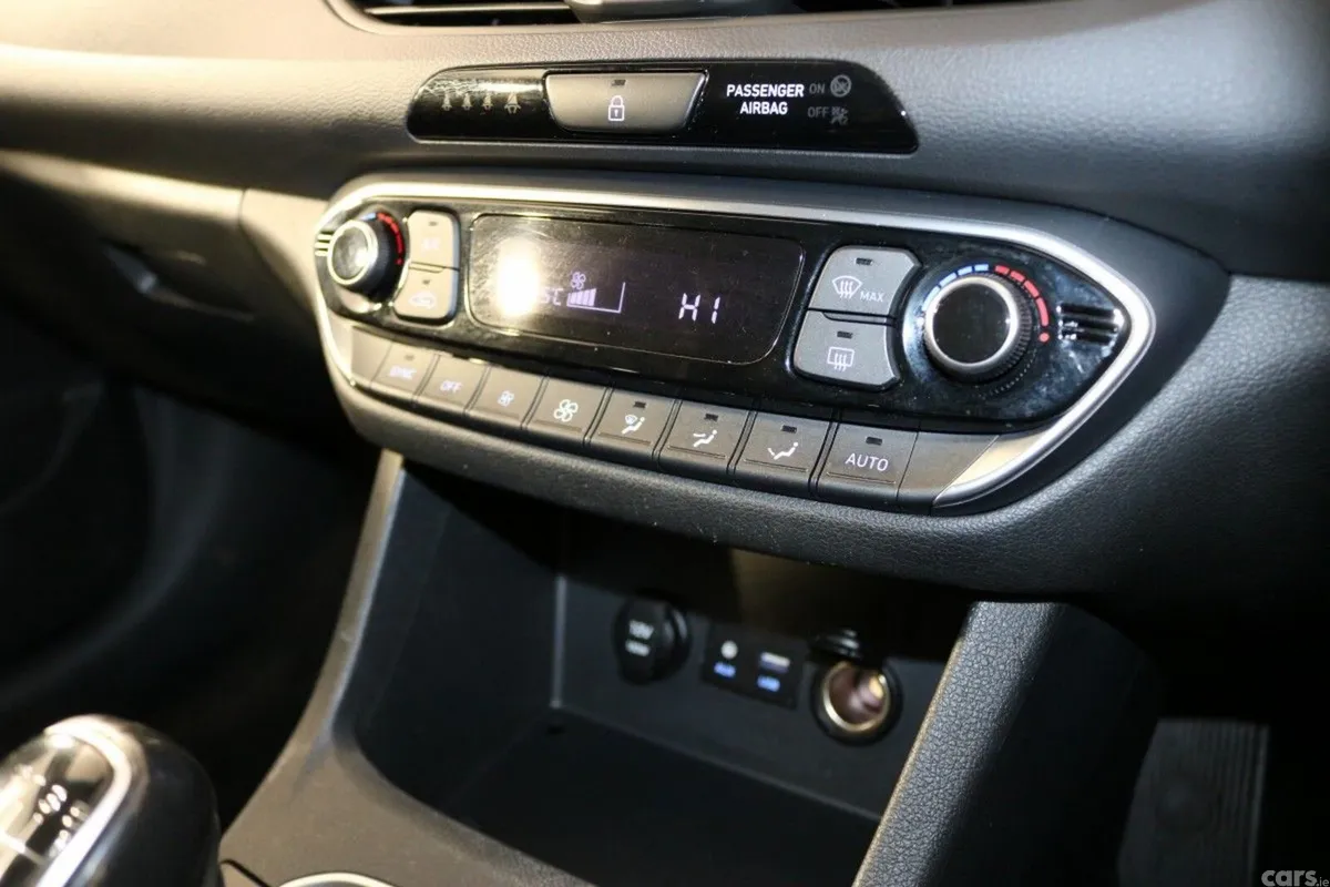 Hyundai i30 Hatchback, Petrol, 2019, Grey