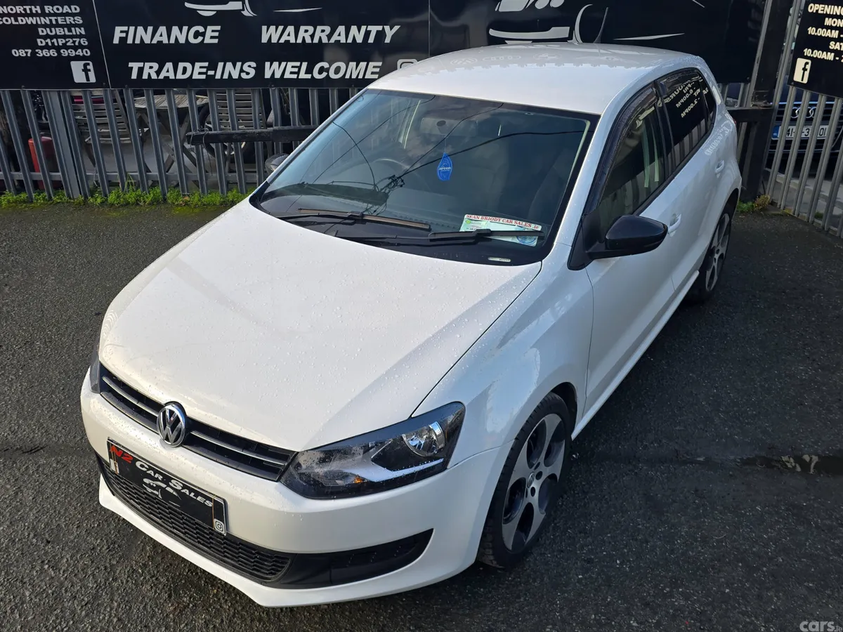 Volkswagen Polo Hatchback, Petrol, 2014, White