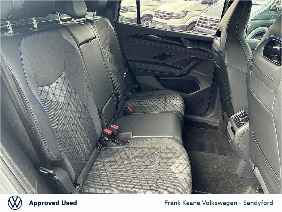 Volkswagen Tayron Estate, Petrol Plug-in Hybrid, 2025, Silver