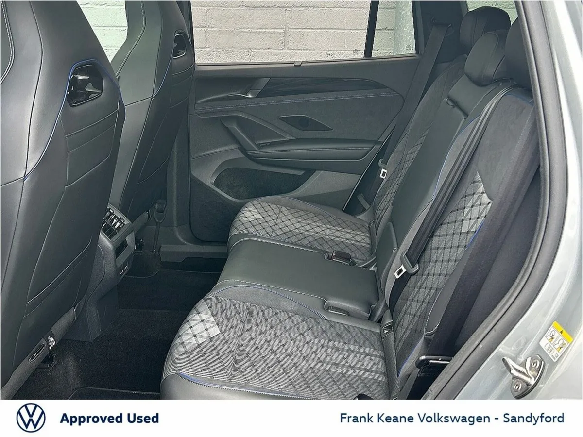 Volkswagen Tayron Estate, Petrol Plug-in Hybrid, 2025, Silver