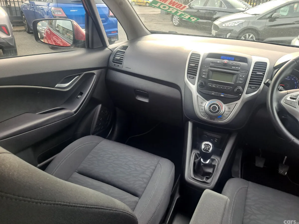 Hyundai ix20 MPV, Petrol, 2018, Red