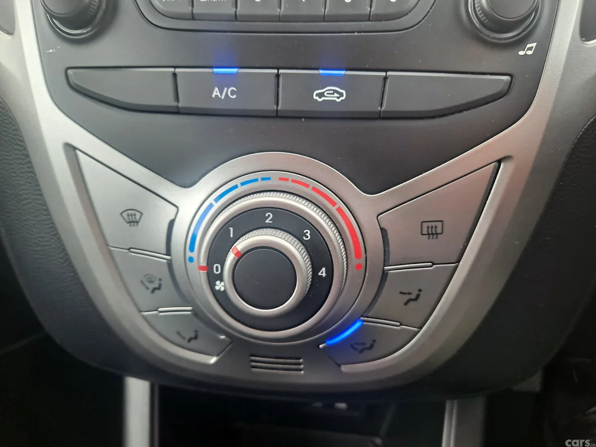Hyundai ix20 MPV, Petrol, 2018, Red
