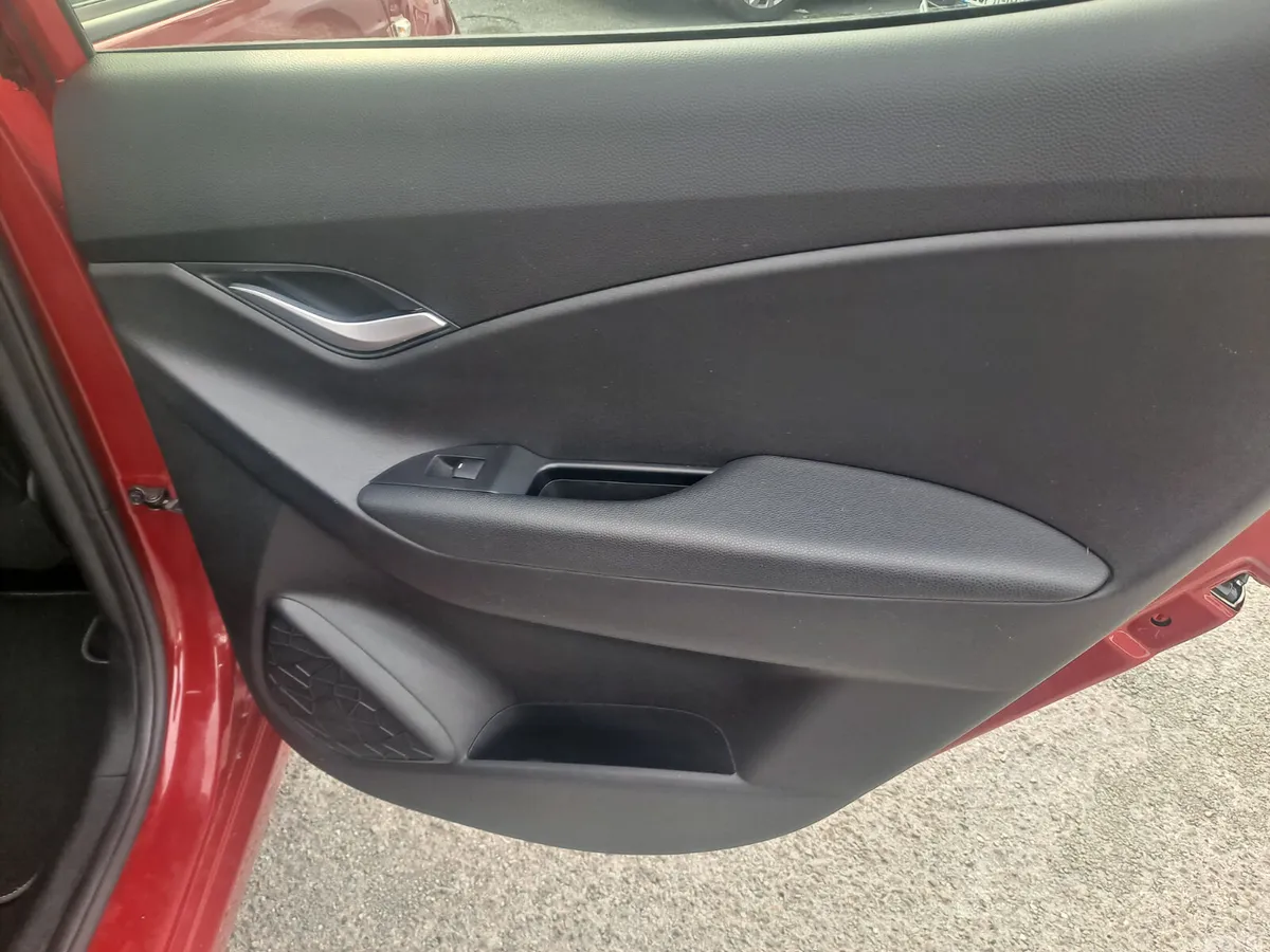 Hyundai ix20 MPV, Petrol, 2018, Red