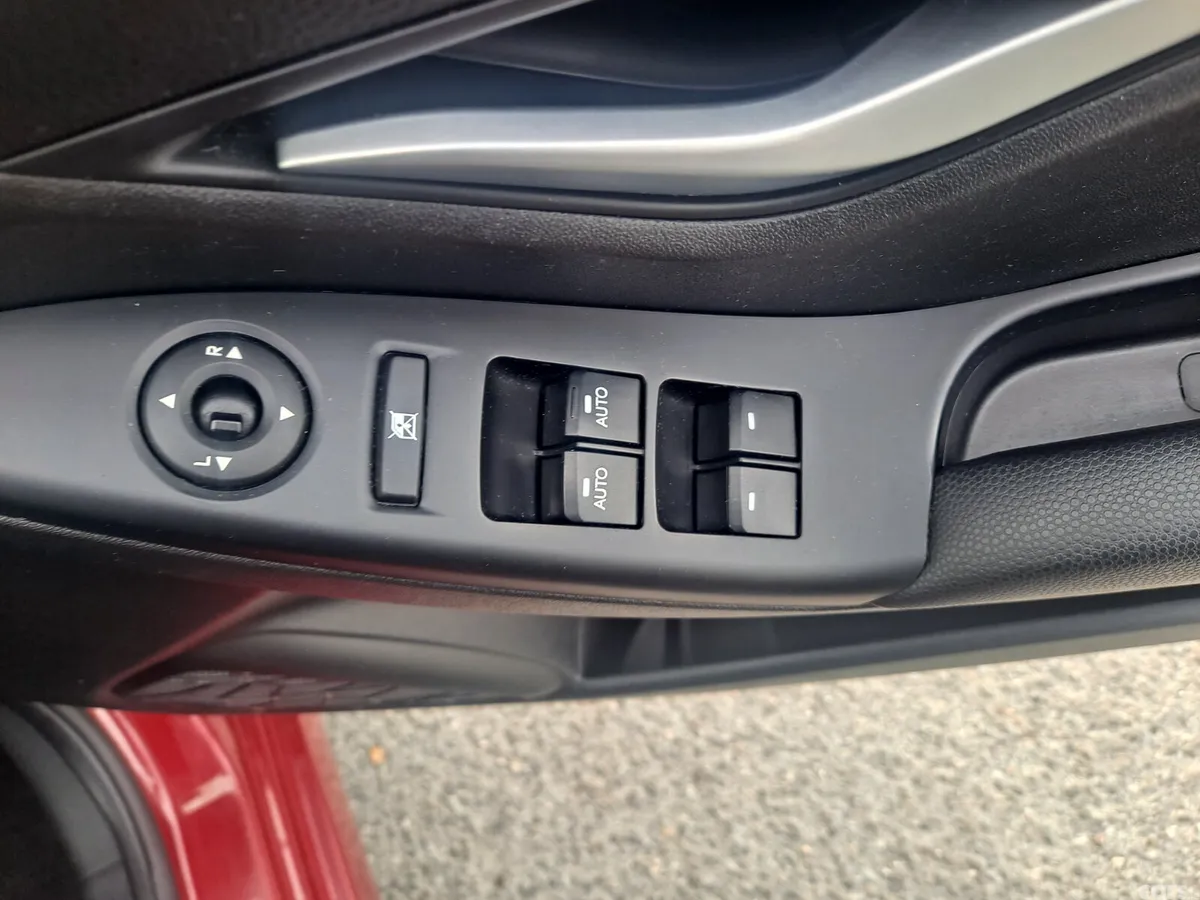 Hyundai ix20 MPV, Petrol, 2018, Red