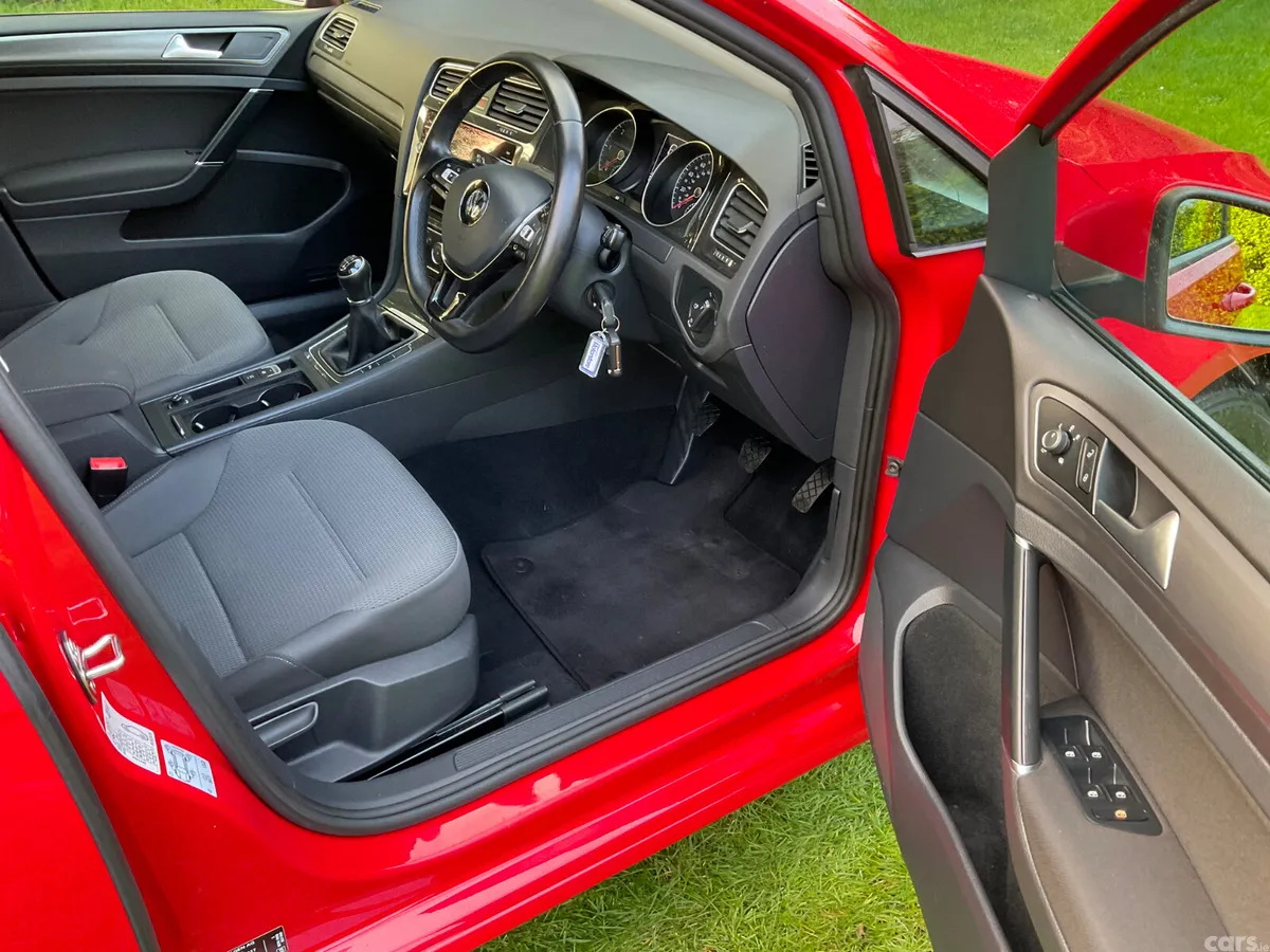 Volkswagen Golf Hatchback, Diesel, 2017, Red