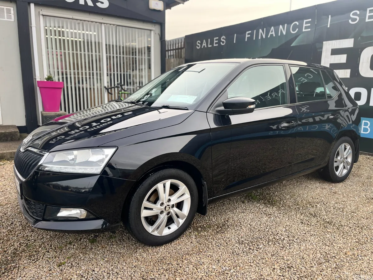Skoda Fabia Hatchback, Petrol, 2021, Black