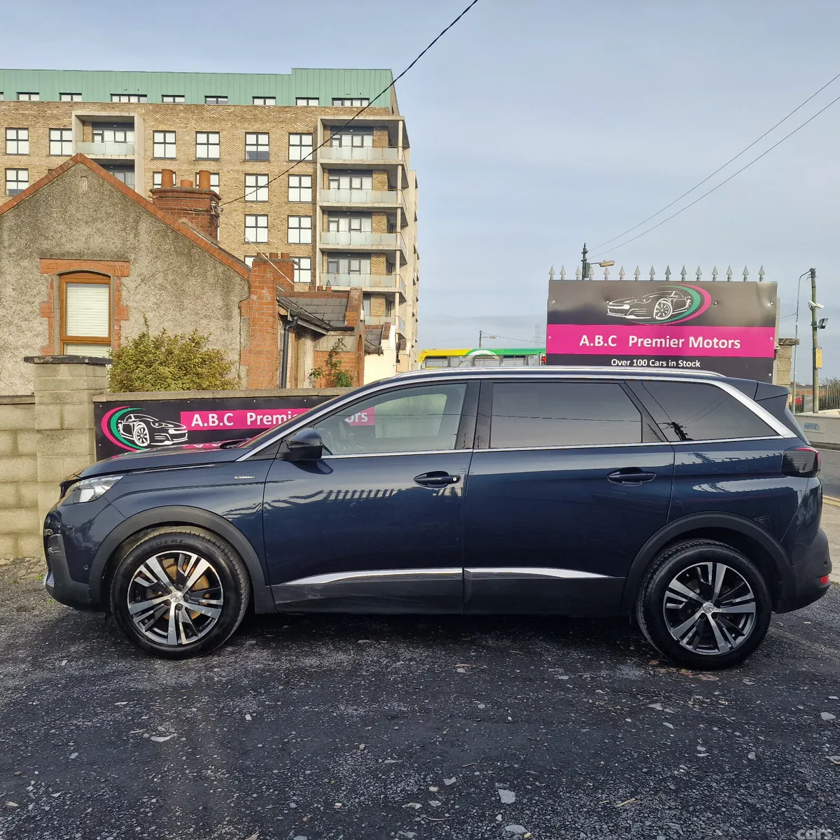 Peugeot 5008 MPV, Petrol, 2018, Blue