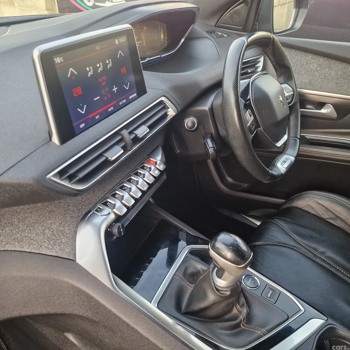 Peugeot 5008 MPV, Petrol, 2018, Blue