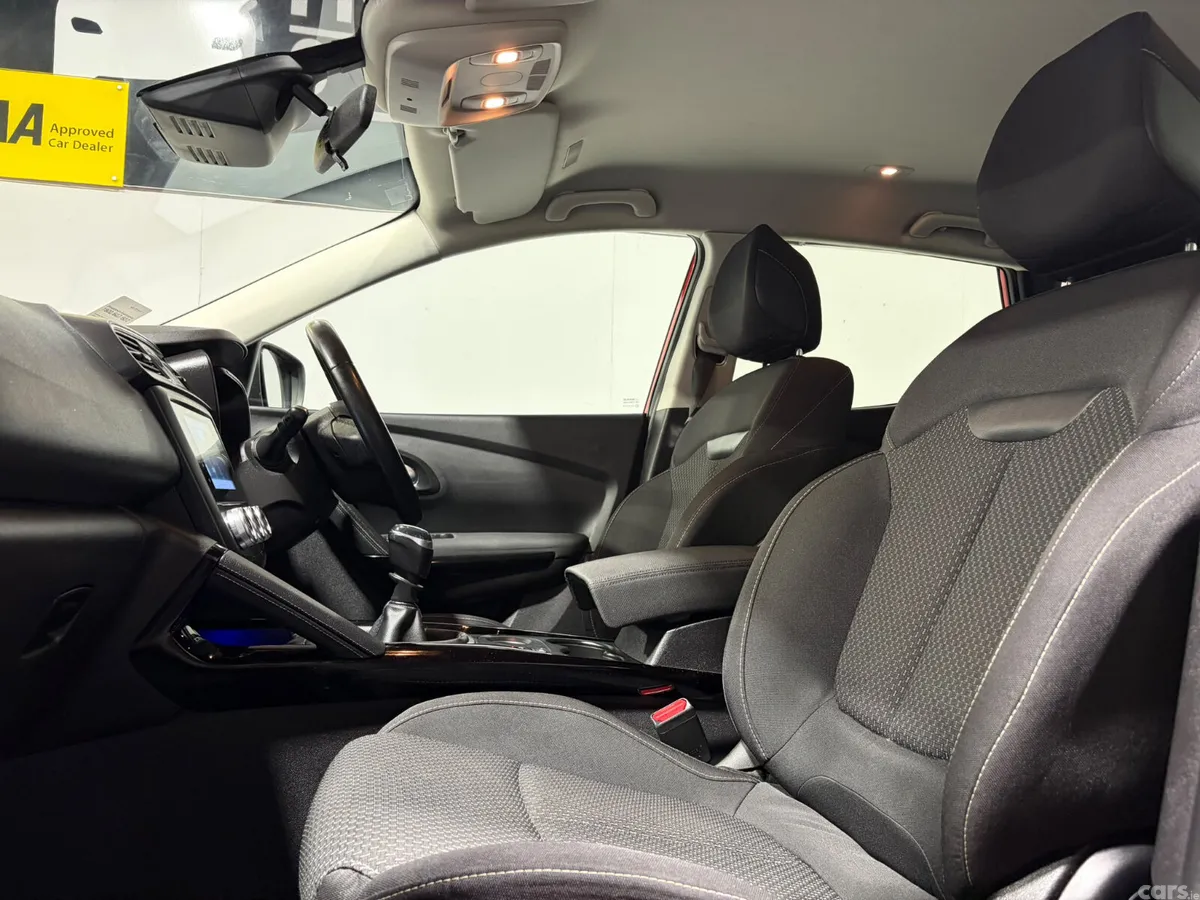 Renault Kadjar SUV, Petrol, 2022, Red