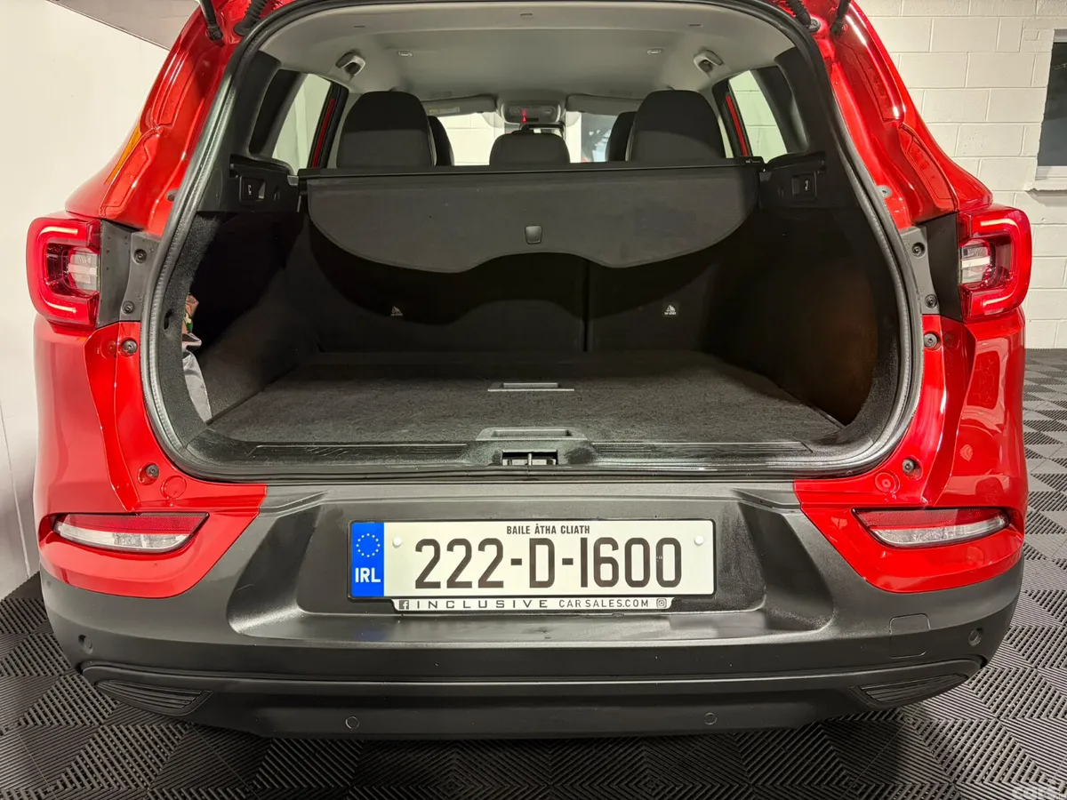 Renault Kadjar SUV, Petrol, 2022, Red