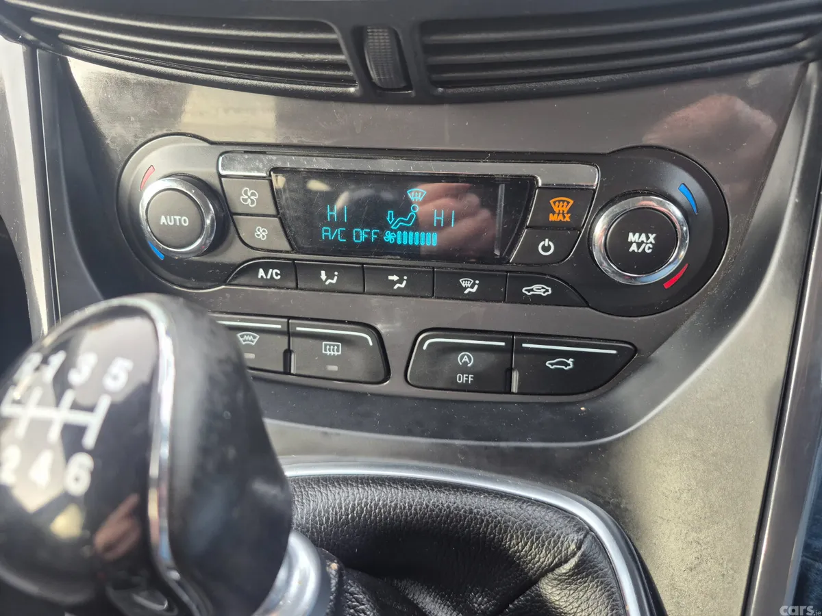 Ford Kuga SUV, Diesel, 2016, Red
