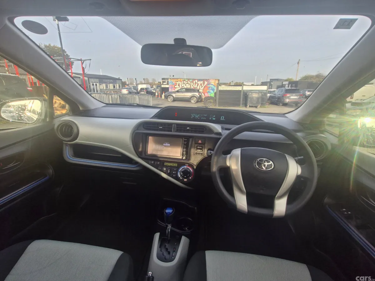 Honda Fit Hatchback, Petrol Hybrid, 2014, White
