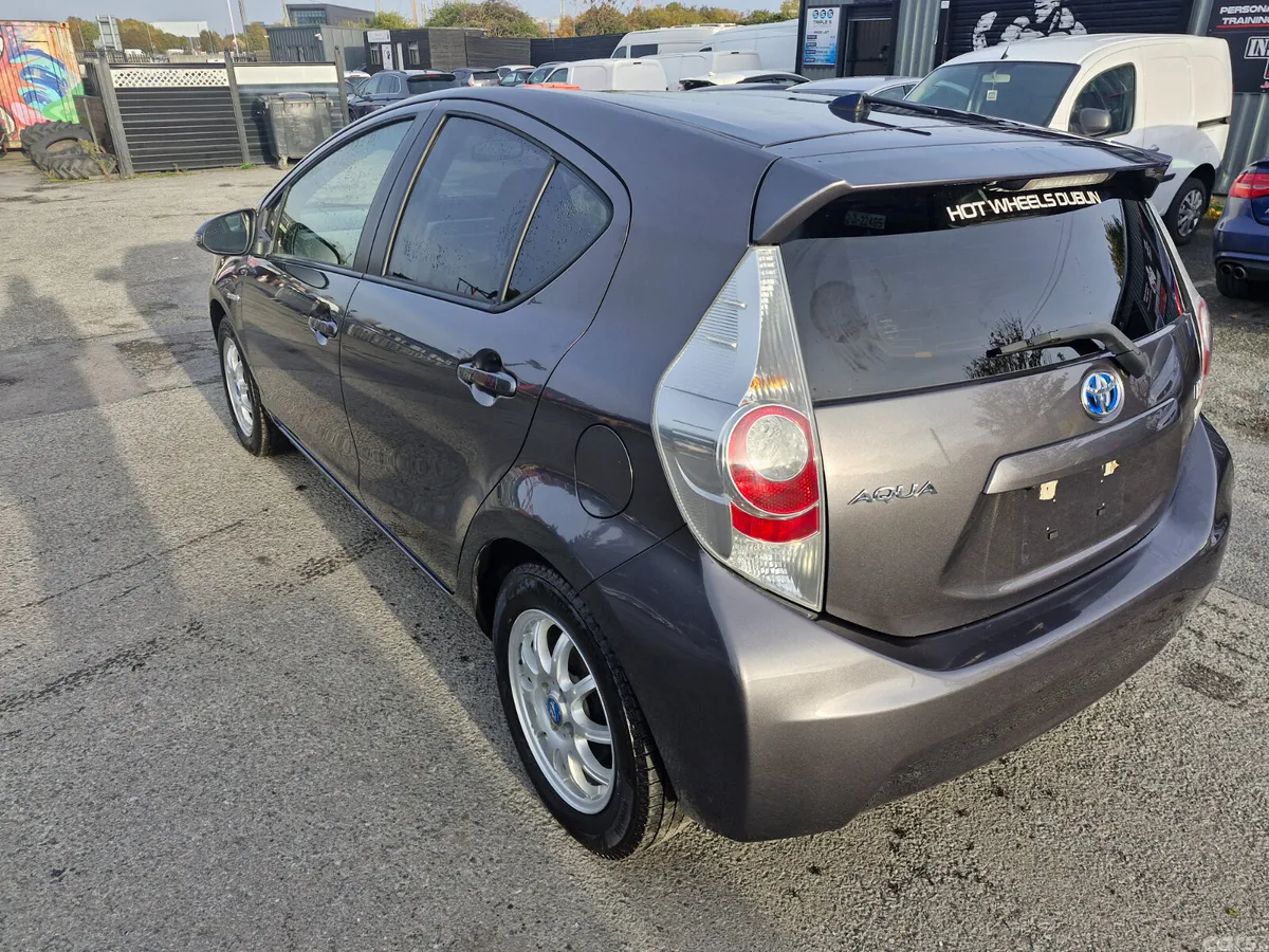 Honda Fit Hatchback, Petrol Hybrid, 2014, White
