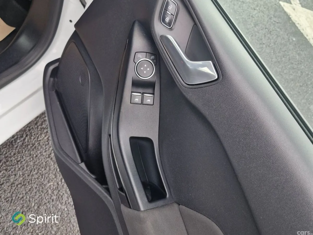 Ford Fiesta Hatchback, Petrol, 2018, White