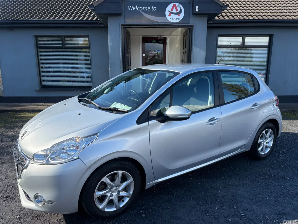Peugeot 208 Hatchback, Petrol, 2015, Grey