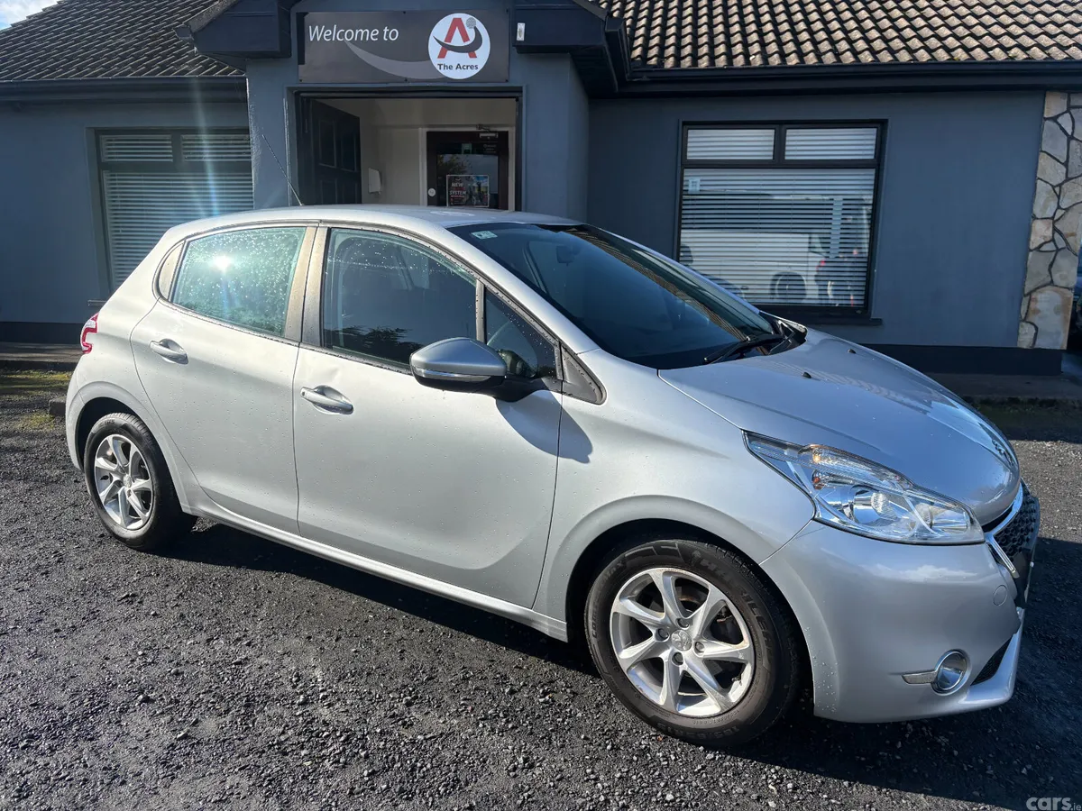 Peugeot 208 Hatchback, Petrol, 2015, Grey