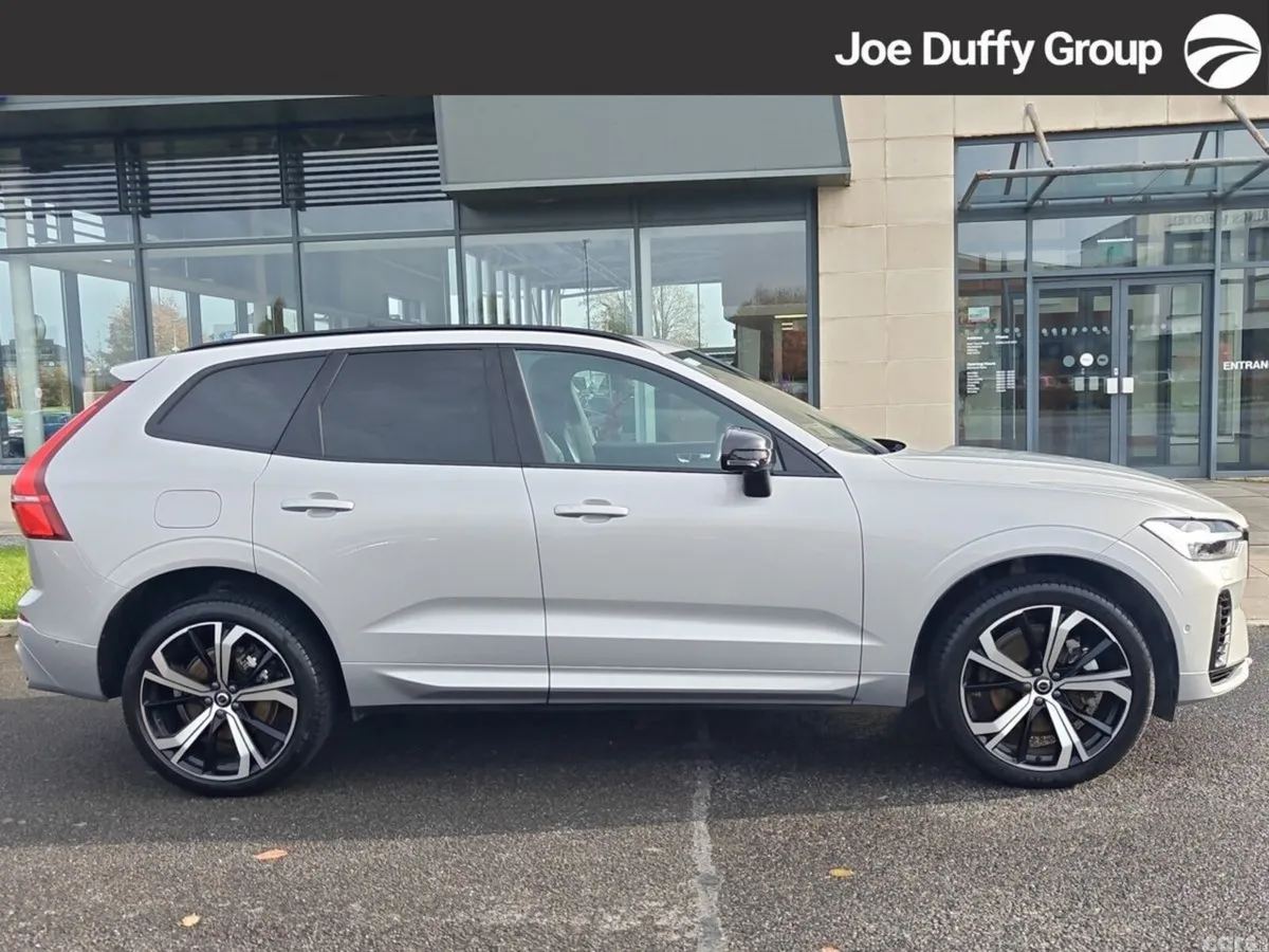 Volvo XC60 SUV, Petrol Plug-in Hybrid, 2025, Silver