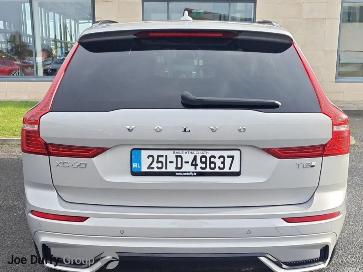 Volvo XC60 SUV, Petrol Plug-in Hybrid, 2025, Silver