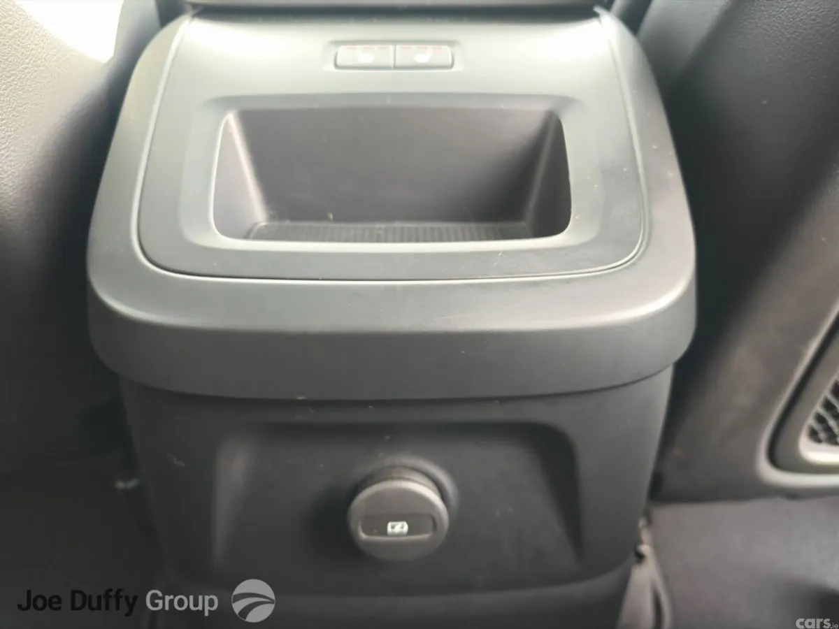 Volvo XC60 SUV, Petrol Plug-in Hybrid, 2025, Silver